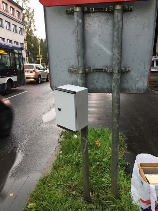 Mobilný sčítač umiestnený v blízkosti cestnej komunikácie
