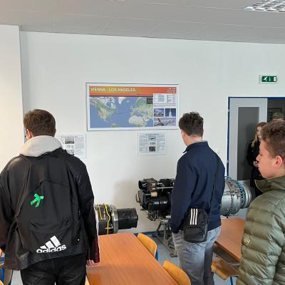 315529580 569112421888571 5853075905850246300 N