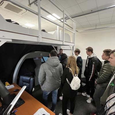 315828401 569112371888576 8036105520265904690 N