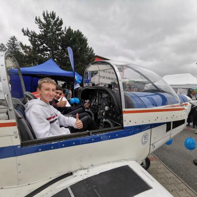 356391888 758075539658924 3877394685379734369 N